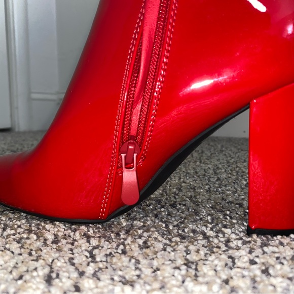 Dream Pairs Red Heeled Boots - Picture 4 of 10